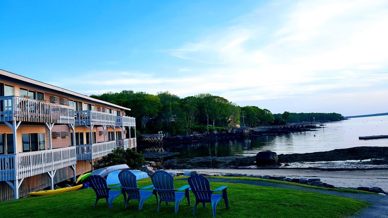 Smugglers Cove Inn Dayville Екстериор снимка
