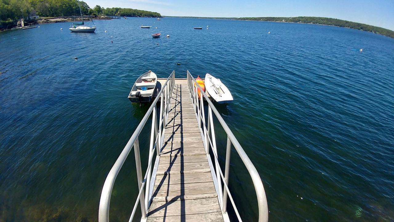 Smugglers Cove Inn Dayville Екстериор снимка