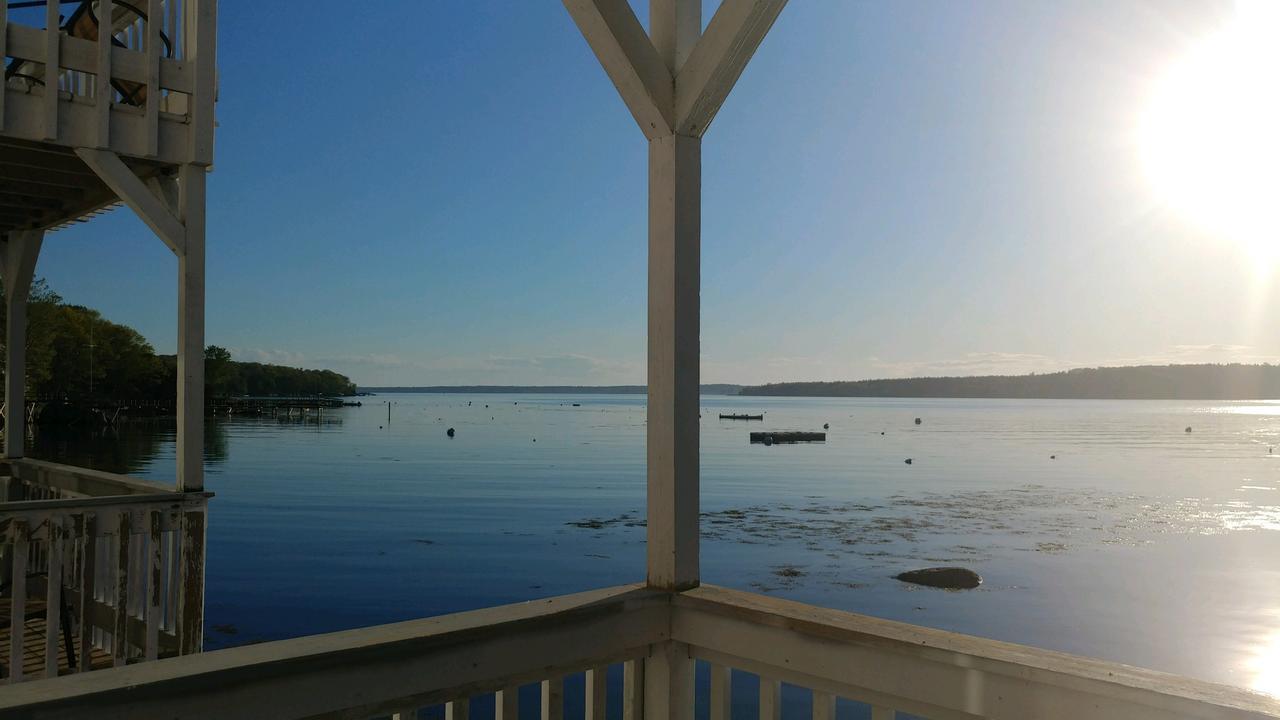 Smugglers Cove Inn Dayville Екстериор снимка