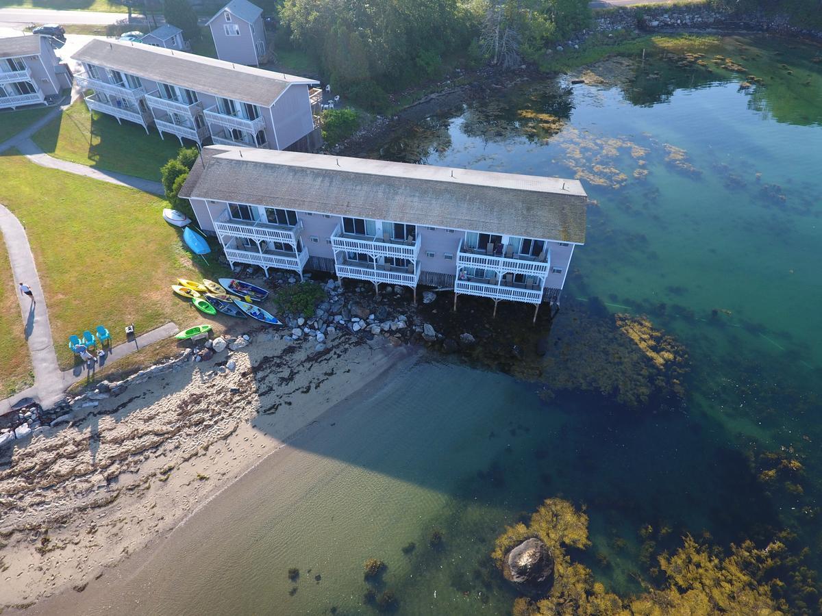 Smugglers Cove Inn Dayville Екстериор снимка
