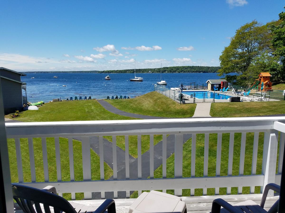 Smugglers Cove Inn Dayville Екстериор снимка