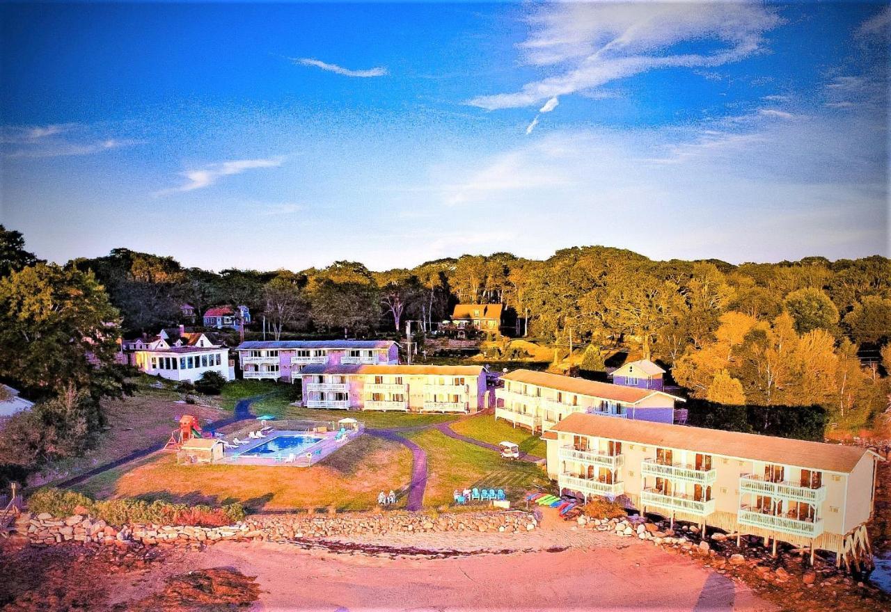 Smugglers Cove Inn Dayville Екстериор снимка